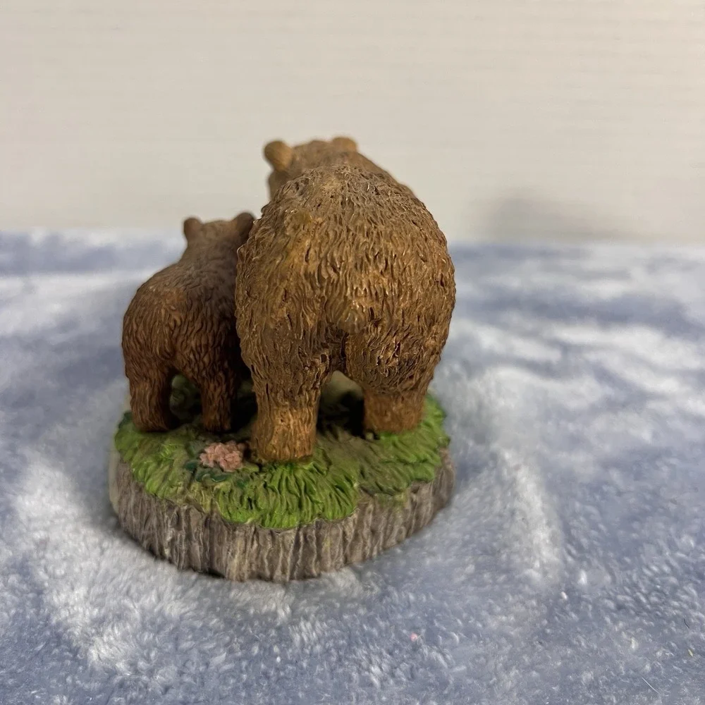 Vintage‎ Russ Berrie Grizzly Bear Mom & Cub Fishing Collectible. Item 14651